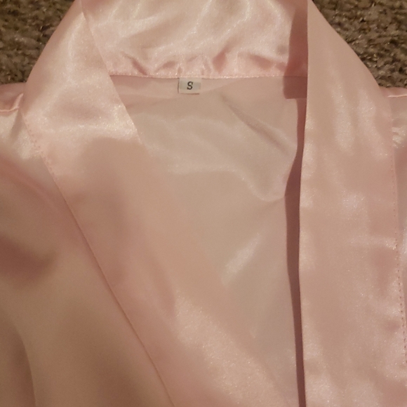 Light pink robe - Picture 2 of 2